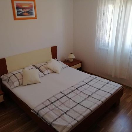 Apartments Ruzmarin فرسي المظهر الخارجي الصورة