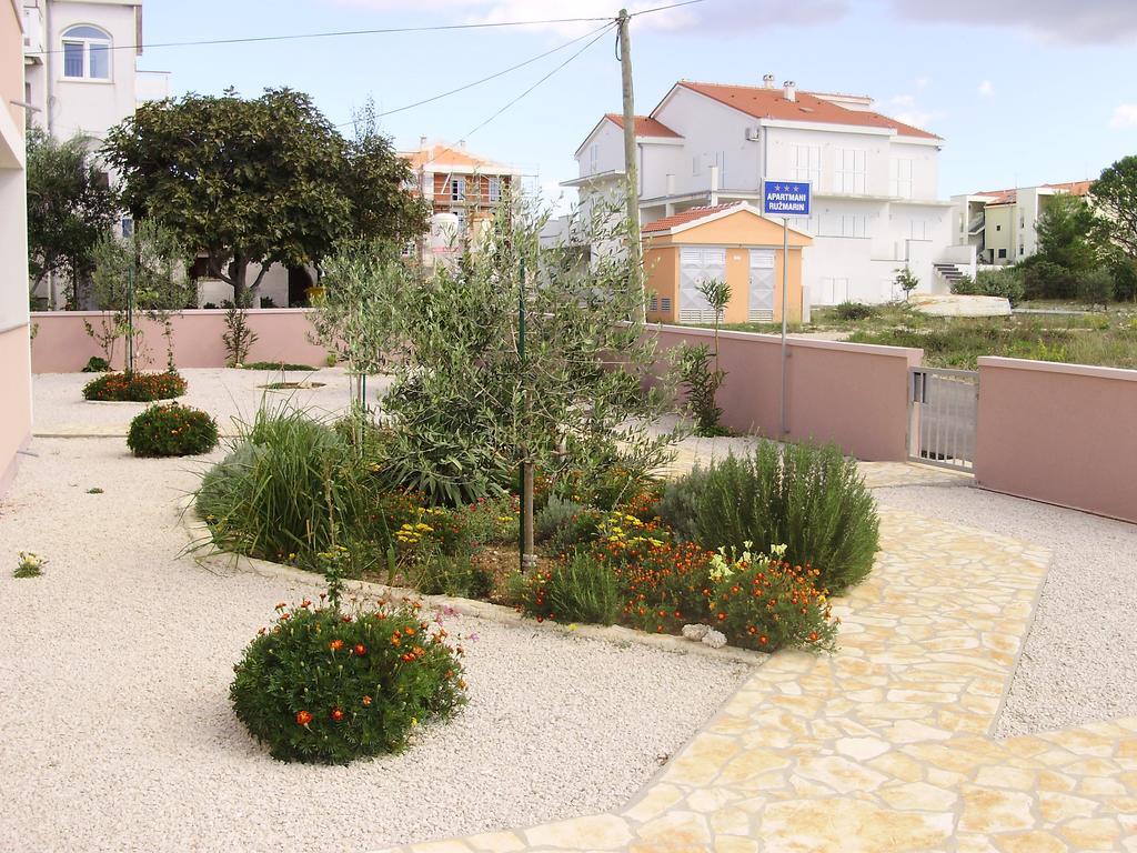Apartments Ruzmarin فرسي المظهر الخارجي الصورة
