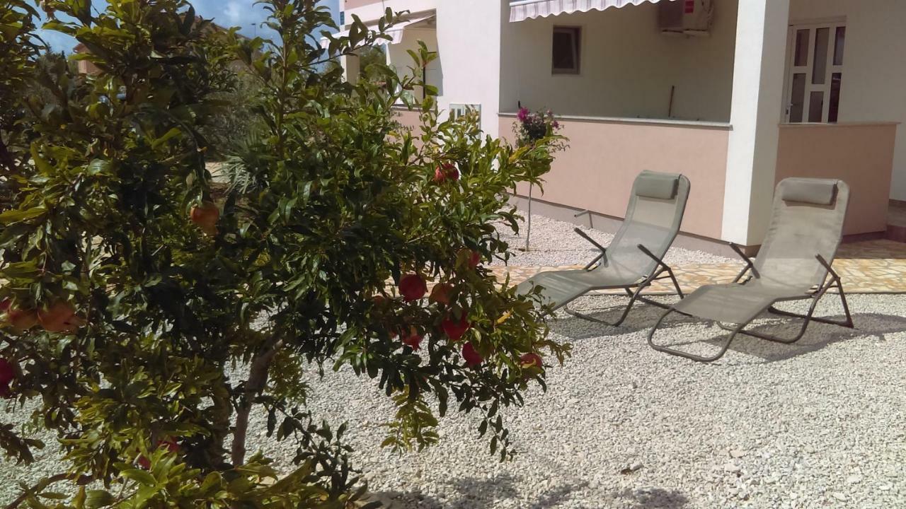 Apartments Ruzmarin فرسي المظهر الخارجي الصورة
