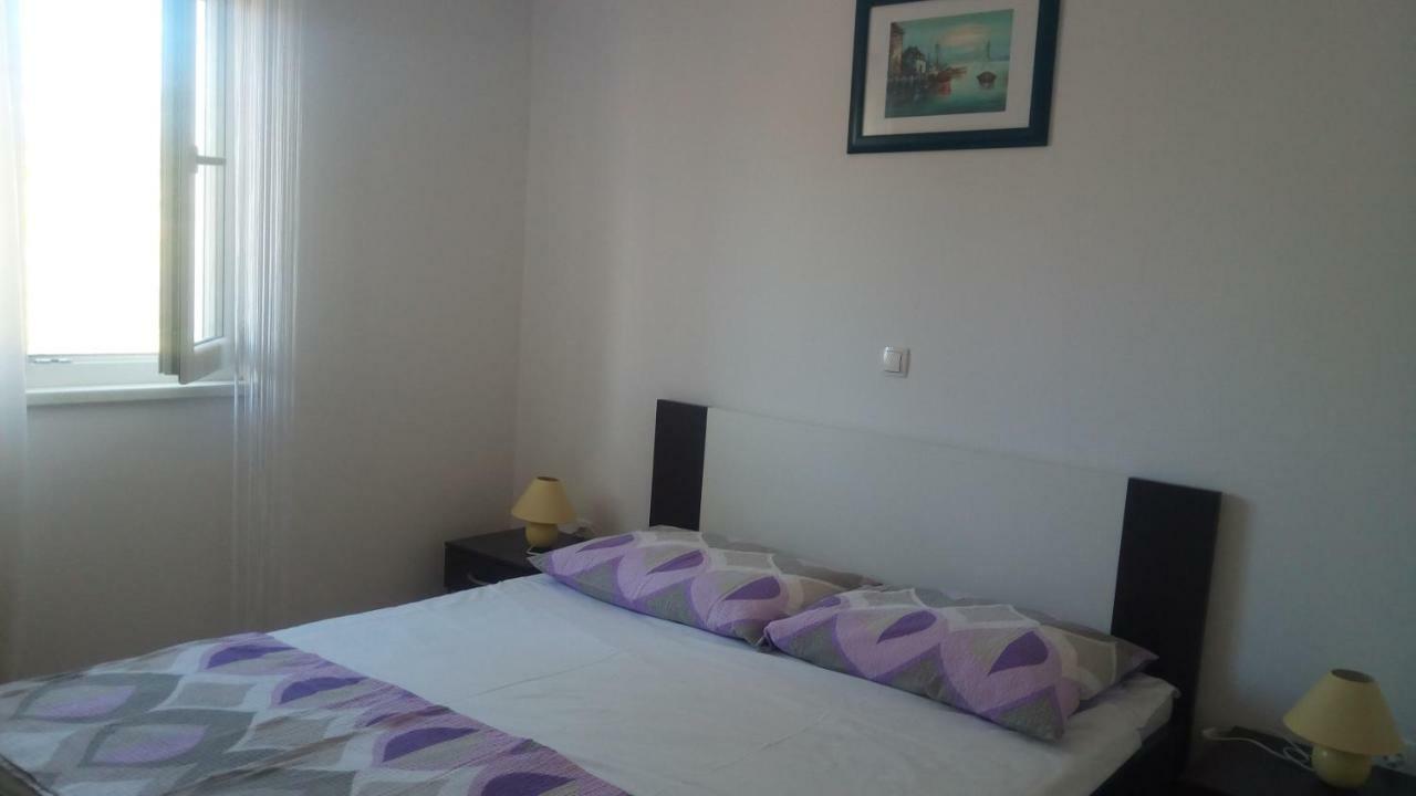 Apartments Ruzmarin فرسي المظهر الخارجي الصورة