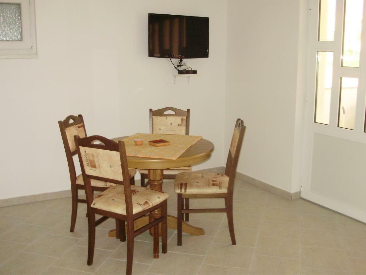 Apartments Ruzmarin فرسي المظهر الخارجي الصورة