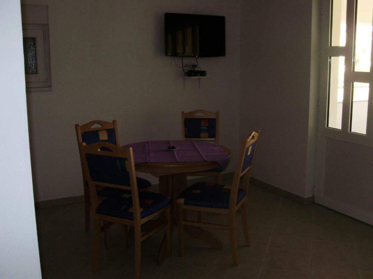 Apartments Ruzmarin فرسي المظهر الخارجي الصورة