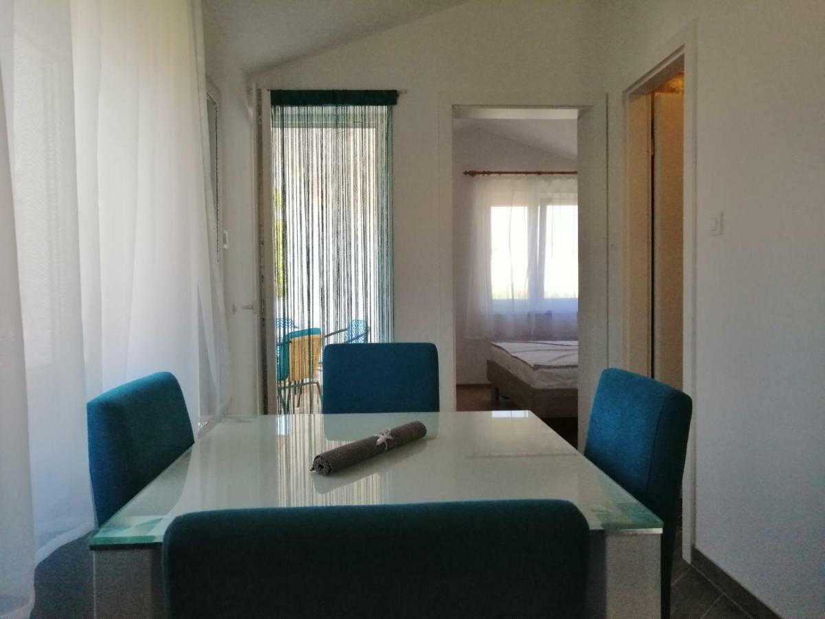 Apartments Ruzmarin فرسي المظهر الخارجي الصورة