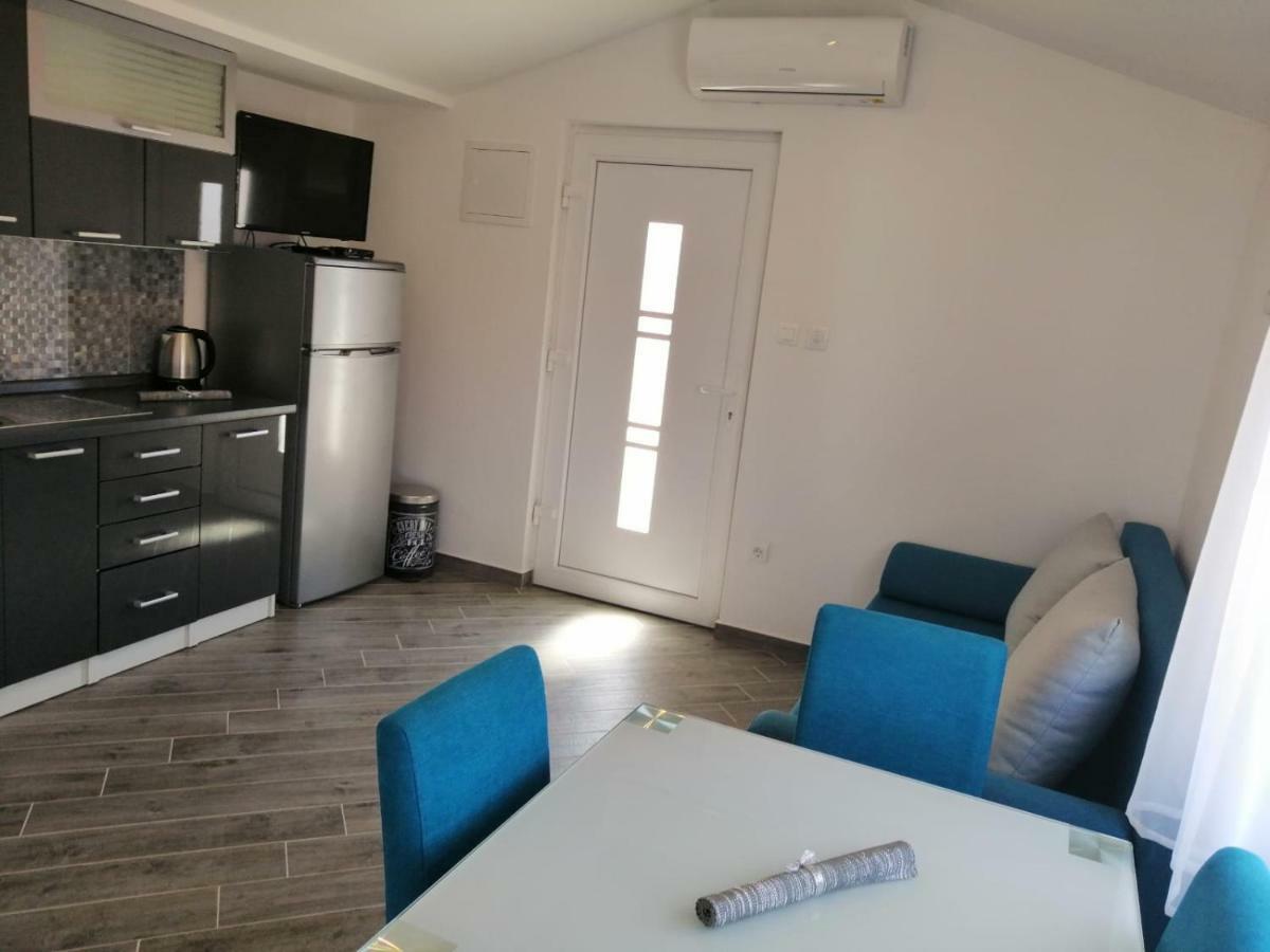 Apartments Ruzmarin فرسي المظهر الخارجي الصورة