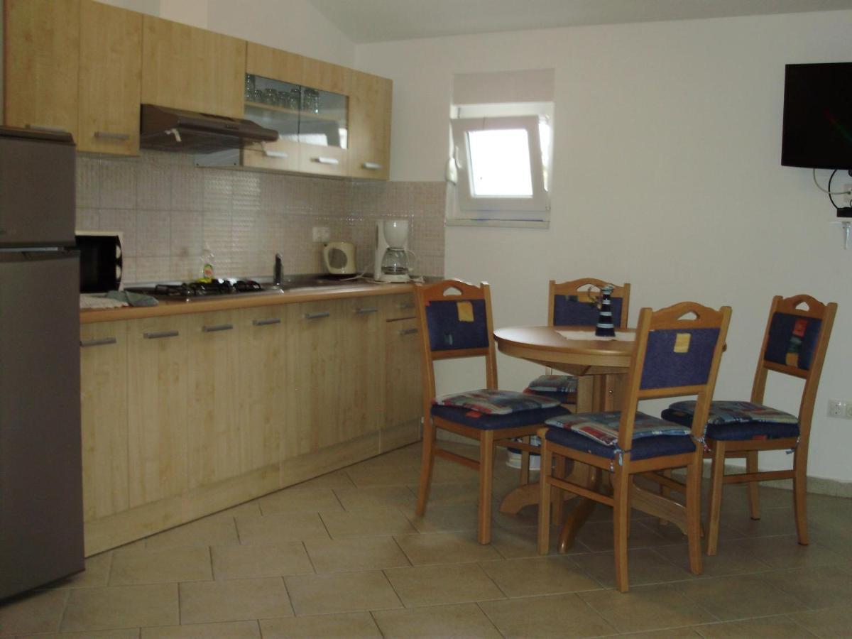 Apartments Ruzmarin فرسي الغرفة الصورة