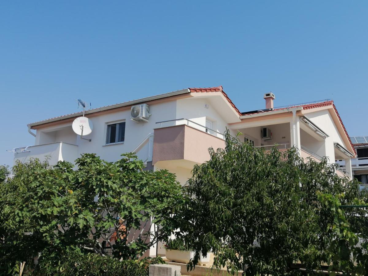 Apartments Ruzmarin فرسي المظهر الخارجي الصورة
