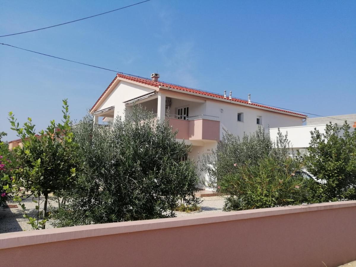 Apartments Ruzmarin فرسي المظهر الخارجي الصورة